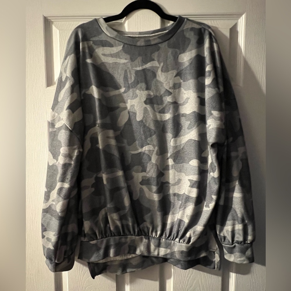 Camo side split sweatshirt